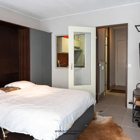 Sea Side Next To The Centre Ostende